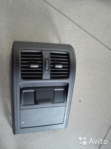 3с0864298bp Воздуховод задний в подлокотник с прикуривателем  Volkswagen Passat (B6) 2005-2010 2010г. (OEM 3с0864298bp)